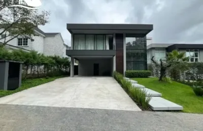 Casa no condomínio haras rio do ouro em balneário camboriú