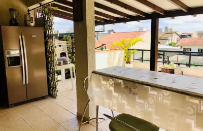 Casa mobiliada no centro de balneário camboriú com 3 quartos e uma vaga de garagem mobiliada