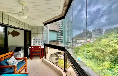 Apartamento à venda na praia da enseada, 3 quartos, 2 vagas.