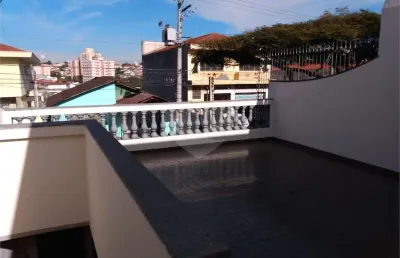 Casa tipo sobrado com 150m² para venda, 03 dorm. 02 banheiros, 02 vagas na vila santa catarina