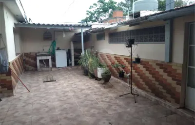 Casa tipo sobrado 04 dorm 02 banheiros 04 vagas no parque bristol para venda.