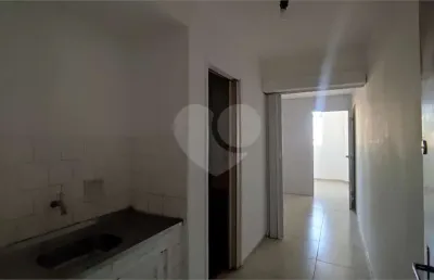 Apartamento à venda com 32m², 01 dormitório, próximo ao metro vergueiro