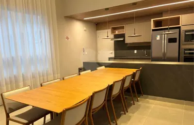 Studio novo, decorado e próximo ao metro praça da árvore