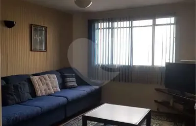 Sobrado no jardim marajoara com 360m² contendo 3 dormitórios e 4vgs de garagem