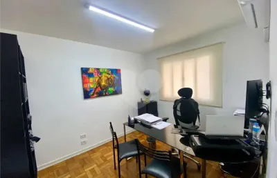 Casa comercial de 300m² na rua mais cobiçada do jd marajoara