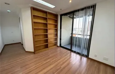 Sala comercial reformada no itaim bibi  45 m2  localização nobre de são paulo sp
