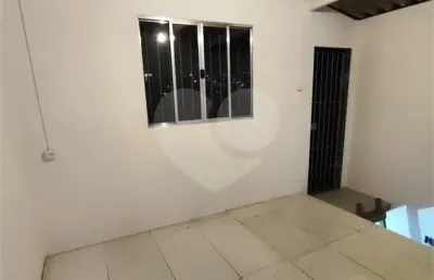 Venda de duas casas somando 235m² de área construída no campo grande
