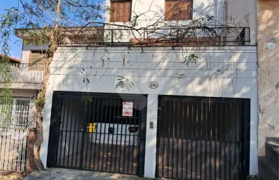 Casa 4 dormitórios, quintal com churrasqueira e vagas cobertas  180m² para alugar aclimação