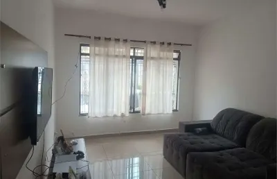 Casa de 140m² com 4suítes e 2vgs de garagem no campo grande