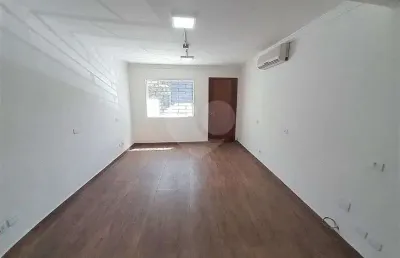 Sobrado com 2 quartos disponível para locação na vila romana