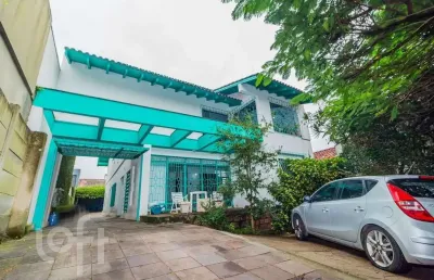 Casa com 5 quartos à venda na rua jacundá, 144, guarujá, porto alegre, 400 m2 por r$ 798.000