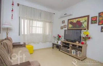 Apartamento com 2 quartos à venda na rua domingos crescêncio, 559, santana, porto alegre, 54 m2 por r$ 320.000