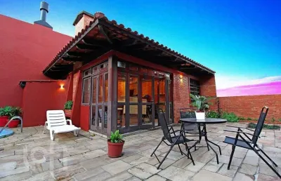 Casa com 4 quartos à venda na rua professor fernando carneiro, 287, três figueiras, porto alegre, 350 m2 por r$ 2.800.000