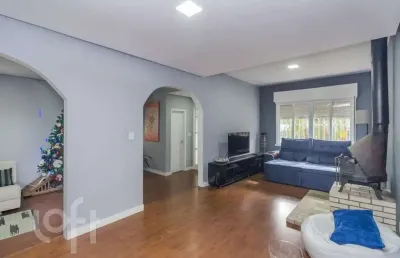 Casa com 3 quartos à venda na rua professor ivo corseuil, 190, petrópolis, porto alegre, 269 m2 por r$ 1.520.000
