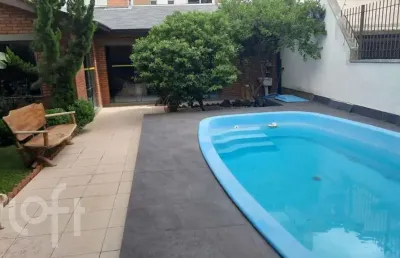 Casa com 2 quartos à venda na avenida lageado, 674, petrópolis, porto alegre, 263 m2 por r$ 2.327.500