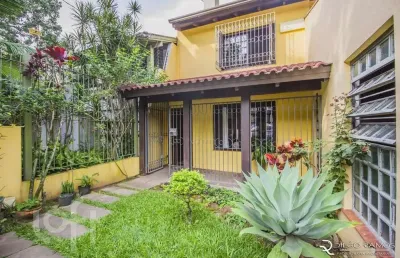 Casa com 3 quartos à venda na rua carlos huber, 215, três figueiras, porto alegre, 249 m2 por r$ 950.000