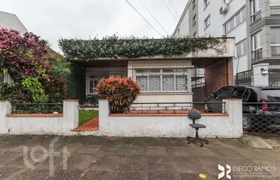Casa com 4 quartos à venda na rua joão abbott, 212, petrópolis, porto alegre, 155 m2 por r$ 958.000