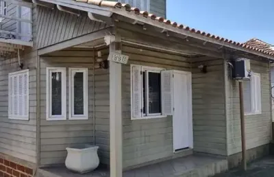 Casa com 2 quartos à venda na rua doutor pereira neto, 1396, camaquã, porto alegre, 150 m2 por r$ 1.890.000