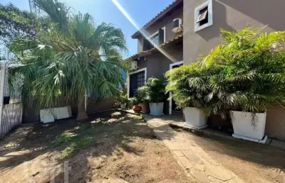 Casa com 3 quartos à venda na rua doutora noemi valle rocha, 430, guarujá, porto alegre, 139 m2 por r$ 890.000