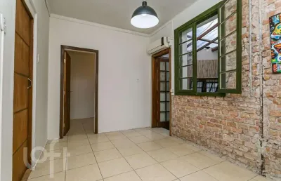 Casa com 3 quartos à venda na rua são carlos, 1124, floresta, porto alegre, 126 m2 por r$ 580.000