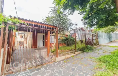 Casa com 4 quartos à venda na rua padre alois kades s j, 81, vila ipiranga, porto alegre, 162 m2 por r$ 1.309.100