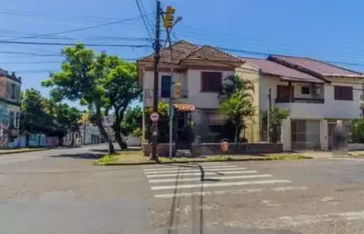 Casa com 3 quartos à venda na rua general gomes carneiro, 218, medianeira, porto alegre, 200 m2 por r$ 1.311.000