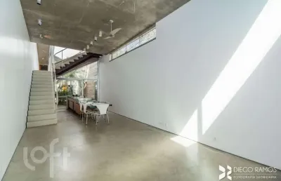 Casa com 2 quartos à venda na avenida bastian, 259, menino deus, porto alegre, 240 m2 por r$ 2.300.000