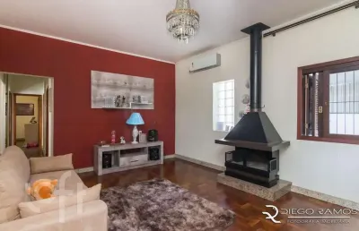 Casa com 6 quartos à venda na rua júlio lopes dos santos sobrinho, 104, santa tereza, porto alegre, 145 m2 por r$ 735.000