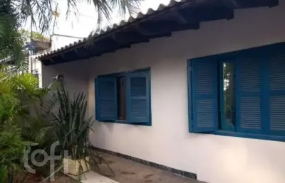 Casa com 3 quartos à venda na rua santa catarina, 529, santa maria goretti, porto alegre, 140 m2 por r$ 330.000