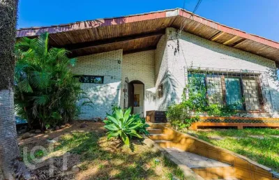 Casa com 3 quartos à venda na avenida assis chateaubriand, 17, são sebastião, porto alegre, 200 m2 por r$ 793.000