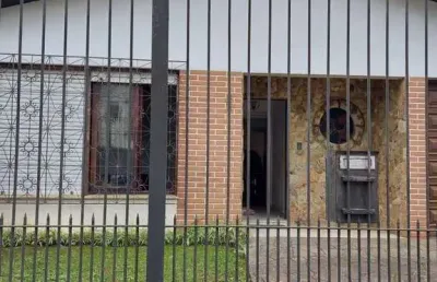 Casa com 4 quartos à venda na rua gaston englert, 285, vila ipiranga, porto alegre, 170 m2 por r$ 734.000