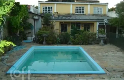 Casa com 2 quartos à venda na rua professora célia lang lisboa, 45, ipanema, porto alegre, 202 m2 por r$ 300.000