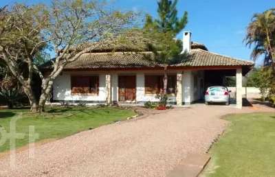 Casa com 2 quartos à venda na beco arthur, 260, belém novo, porto alegre, 220 m2 por r$ 745.000