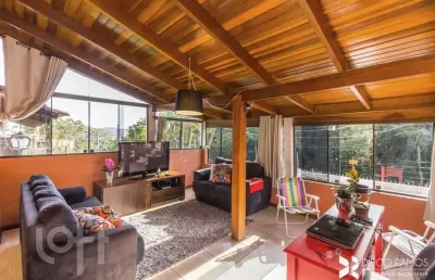 Casa com 3 quartos à venda na rua darcy fagundes, 85, espírito santo, porto alegre, 200 m2 por r$ 900.000