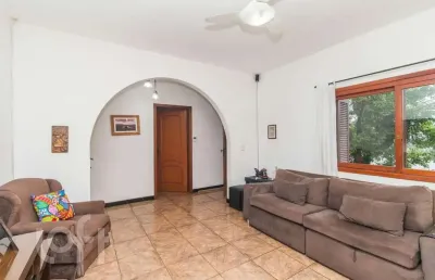 Casa com 3 quartos à venda na rua caieira, 278, medianeira, porto alegre, 168 m2 por r$ 551.000