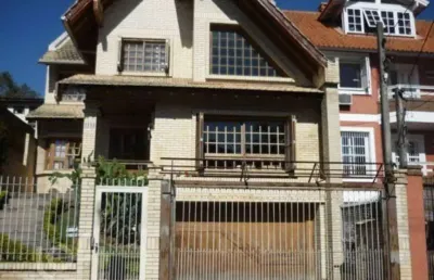 Casa com 3 quartos à venda na rua padre joão batista reus, 629, ipanema, porto alegre, 282 m2 por r$ 958.000