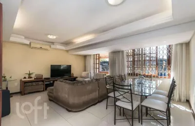 Casa com 3 quartos à venda na rua doutor joão simplício alves de carvalho, 164, vila ipiranga, porto alegre, 385 m2 por r$ 1.250.000