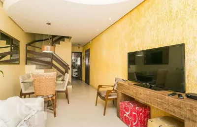 Casa com 3 quartos à venda na rua doutor joão evangelista f. da costa, 65, cavalhada, porto alegre, 200 m2 por r$ 787.000