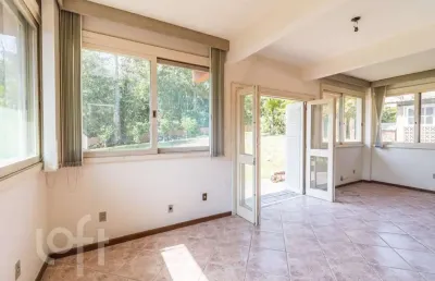 Casa com 4 quartos à venda na avenida joaquim martins da silva, 110, belém novo, porto alegre, 250 m2 por r$ 765.000