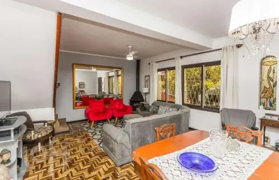 Casa com 3 quartos à venda na rua petronilla cogo, 74, rubem berta, porto alegre, 210 m2 por r$ 684.000