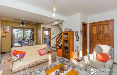 Casa em condomínio fechado com 4 quartos à venda na rua curupaiti, 260, cristal, porto alegre, 204 m2 por r$ 750.000