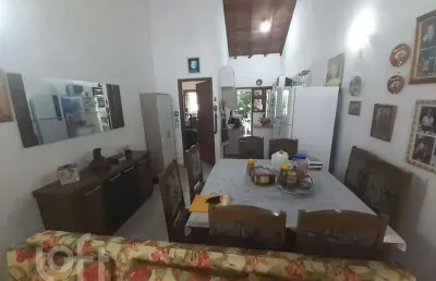 Casa com 2 quartos à venda na rua attilio bettio, 32, hípica, porto alegre, 69 m2 por r$ 330.000