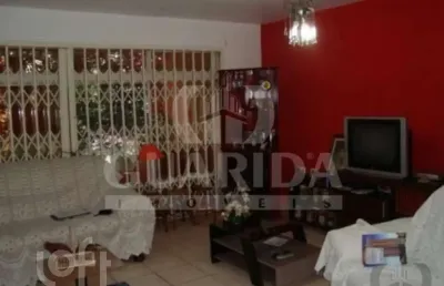 Casa com 2 quartos à venda na rua teixeira de carvalho, 279, medianeira, porto alegre, 182 m2 por r$ 900.000