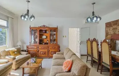 Casa com 4 quartos à venda na rua eurico lara, 385, medianeira, porto alegre, 272 m2 por r$ 789.900