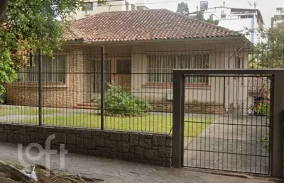 Casa com 4 quartos à venda na rua eça de queiroz, 843, petrópolis, porto alegre, 600 m2 por r$ 1.915.000