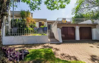 Casa com 4 quartos à venda na avenida pereira passos, 796, vila assunção, porto alegre, 255 m2 por r$ 1.200.000