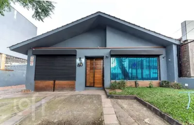 Casa com 3 quartos à venda na rua desembargador espiridião de lima medeiros, 40, três figueiras, porto alegre, 330 m2 por r$ 2.299.990