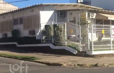 Casa com 1 quarto à venda na rua doutor joão simplício alves de carvalho, 132, vila ipiranga, porto alegre, 180 m2 por r$ 1.150.000