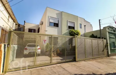 Casa com 3 quartos à venda na avenida berlim, 805, são joão, porto alegre, 231 m2 por r$ 1.590.000