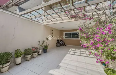 Casa em condomínio fechado com 3 quartos à venda na rua terezinha pimenta martins, 105, parque são vicente, mauá, 127 m2 por r$ 970.000